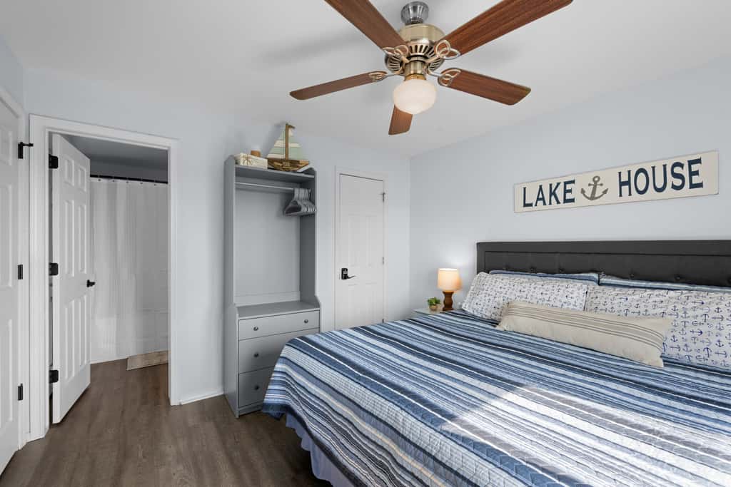Waterfront Pool! Near SDC - Step-Free Access!