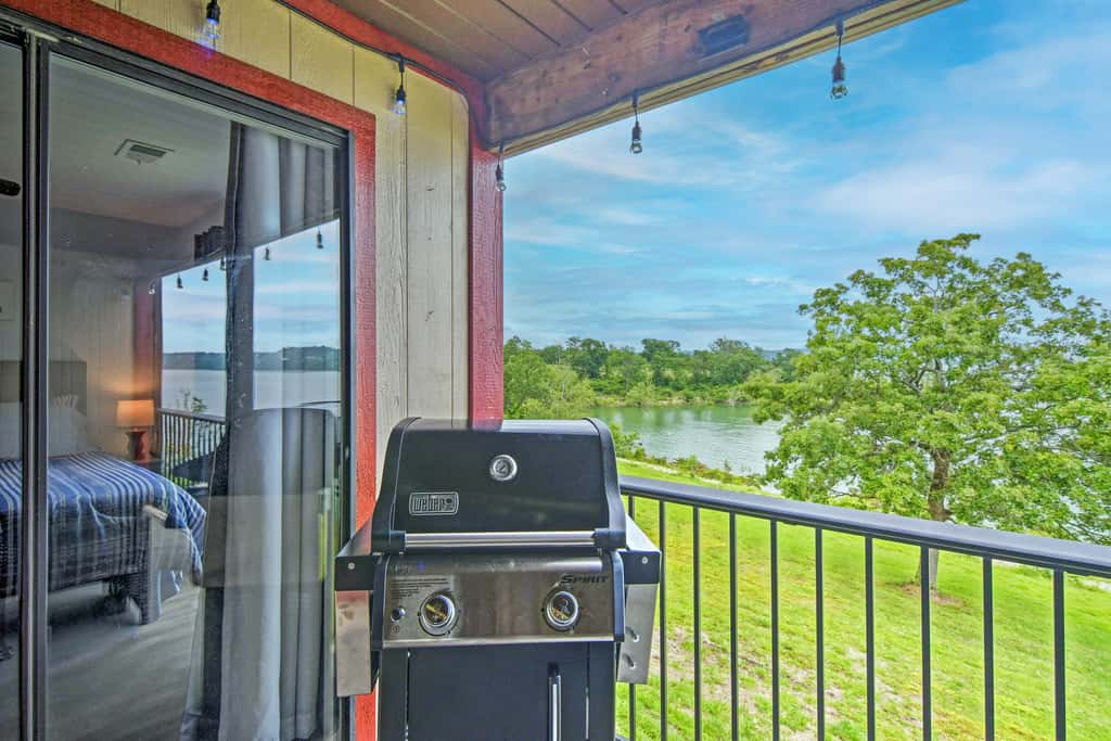 Waterfront Pool! Near SDC - Step-Free Access!