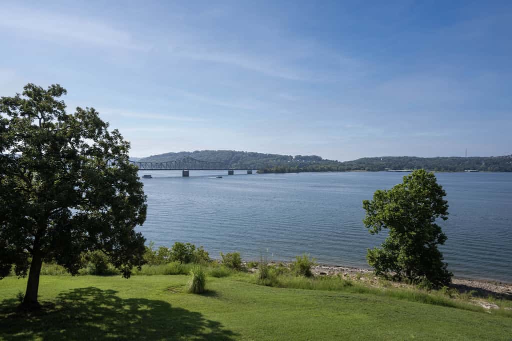 Waterfront Pool! Near SDC - Step-Free Access!