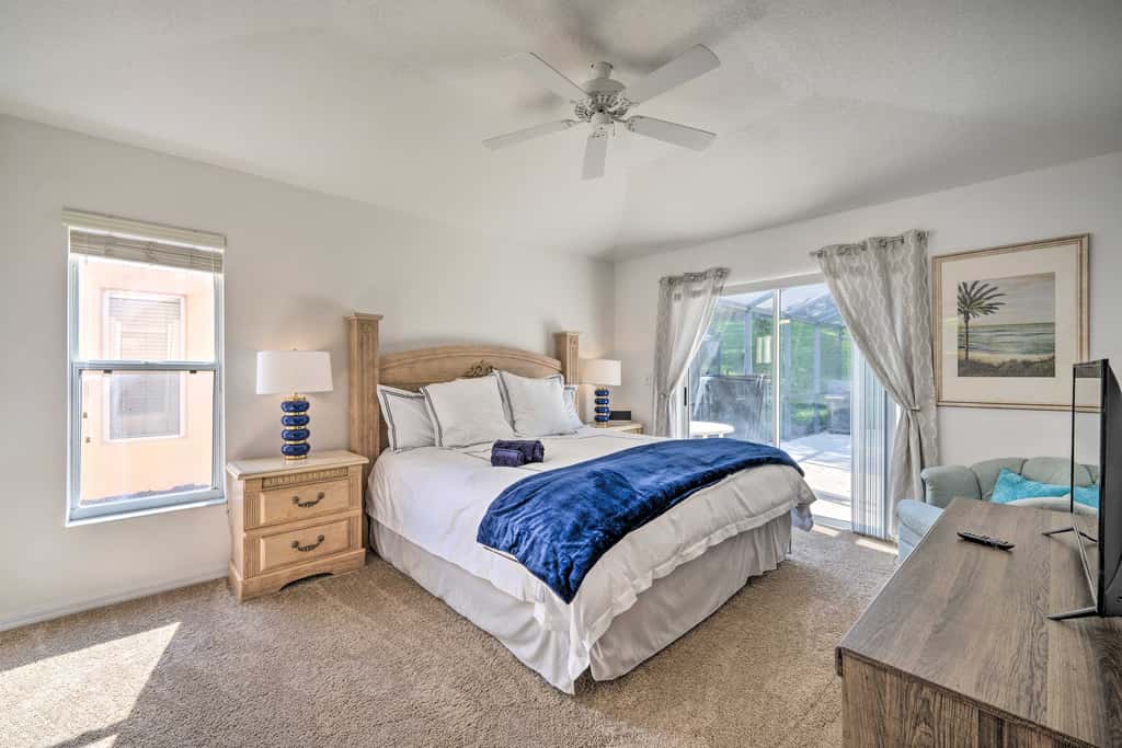 Pool + Lanai: Emerald Isle Resort Home!