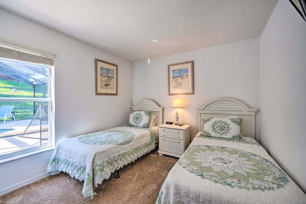 Pool + Lanai: Emerald Isle Resort Home!