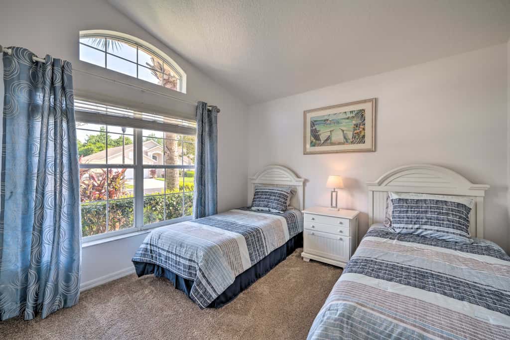 Pool + Lanai: Emerald Isle Resort Home!