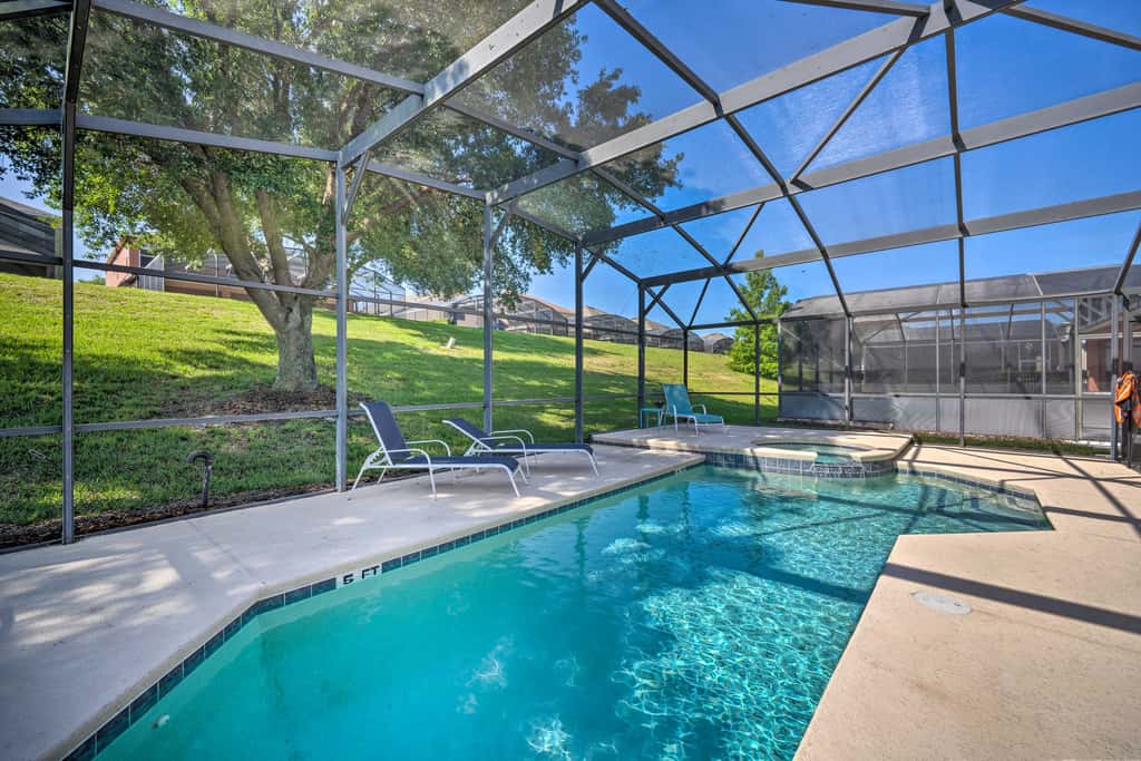 Pool + Lanai: Emerald Isle Resort Home!