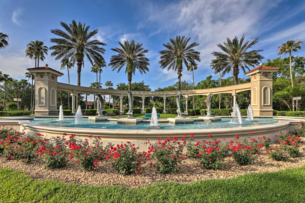 Pool + Lanai: Emerald Isle Resort Home!