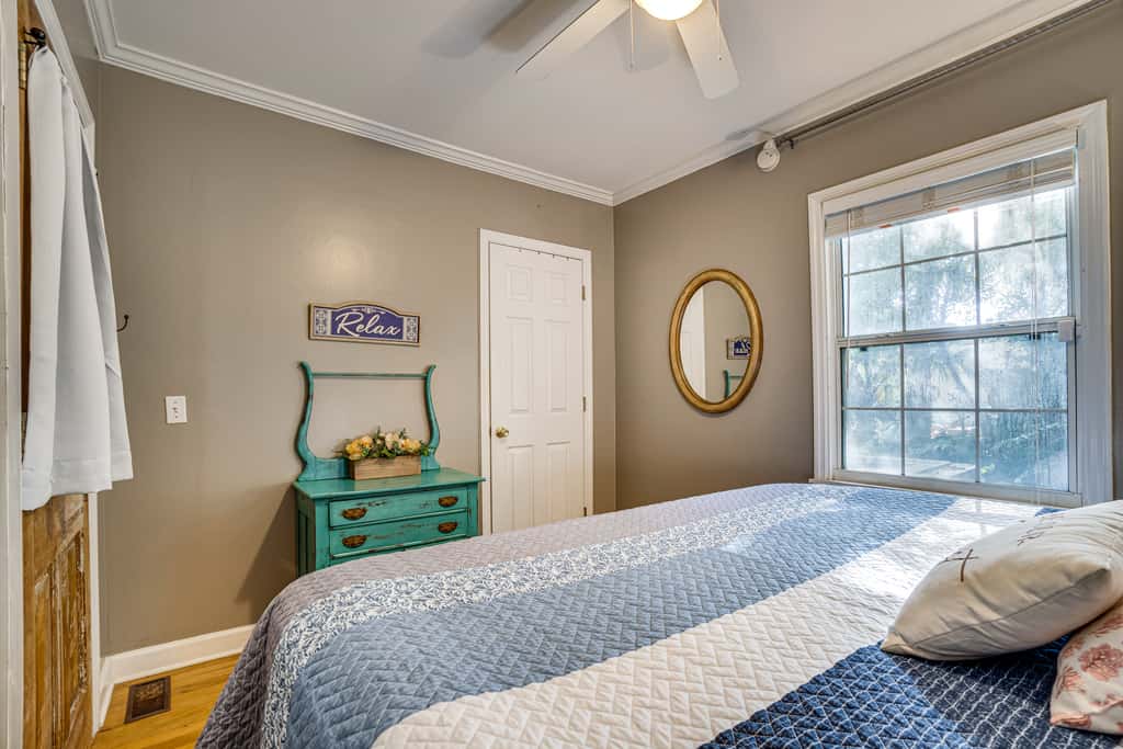 Walk to Mount Dora Historic District: Cozy Home!