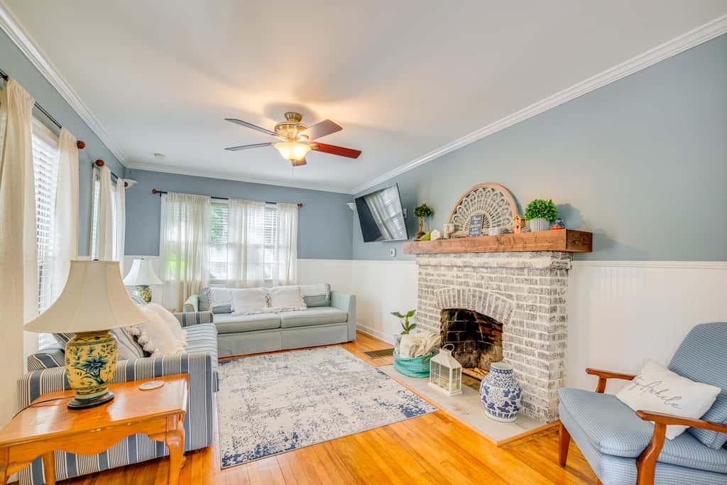 Walk to Mount Dora Historic District: Cozy Home!
