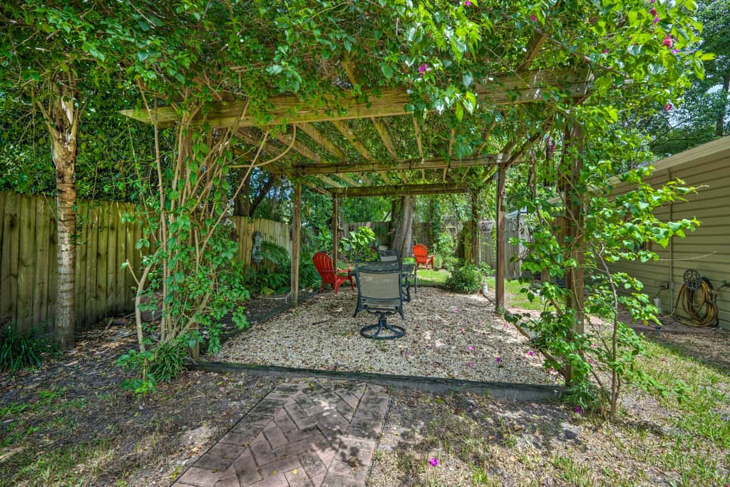 Walk to Mount Dora Historic District: Cozy Home!