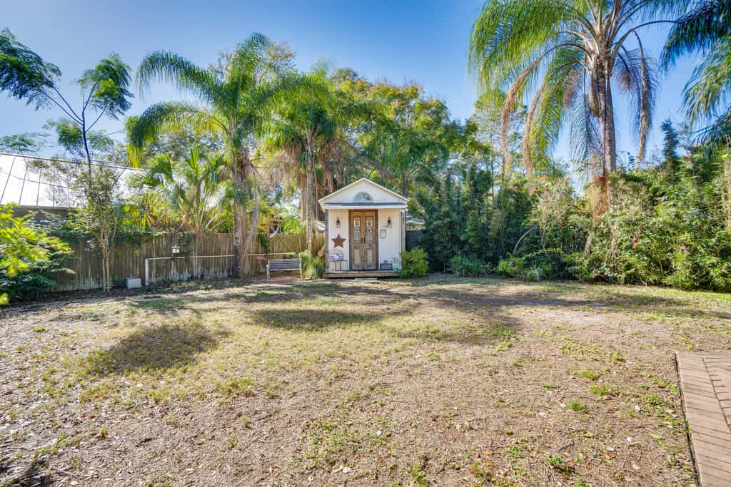 Walk to Mount Dora Historic District: Cozy Home!