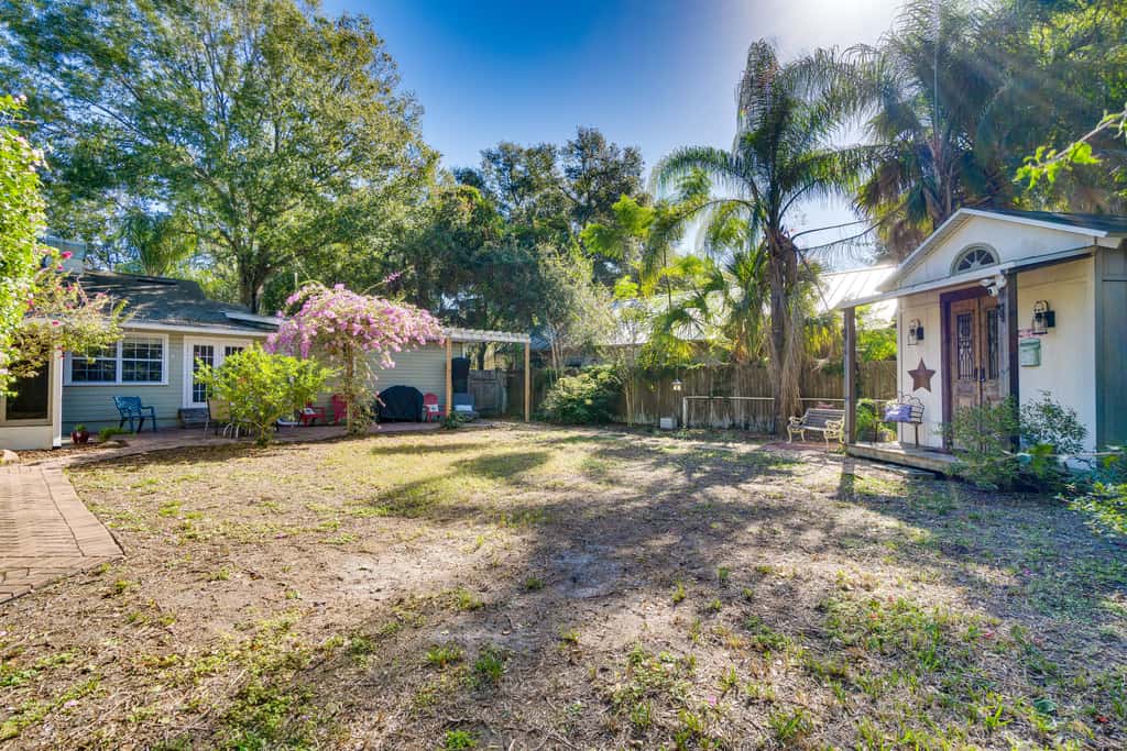 Walk to Mount Dora Historic District: Cozy Home!