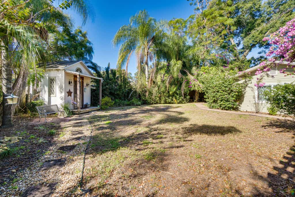 Walk to Mount Dora Historic District: Cozy Home!