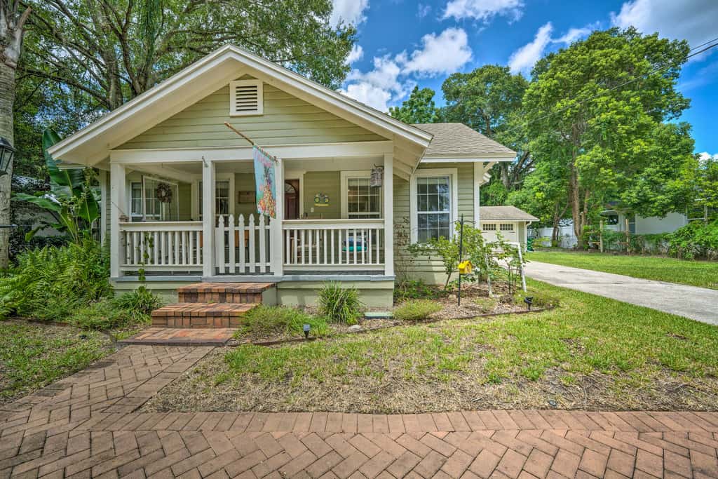 Walk to Mount Dora Historic District: Cozy Home!