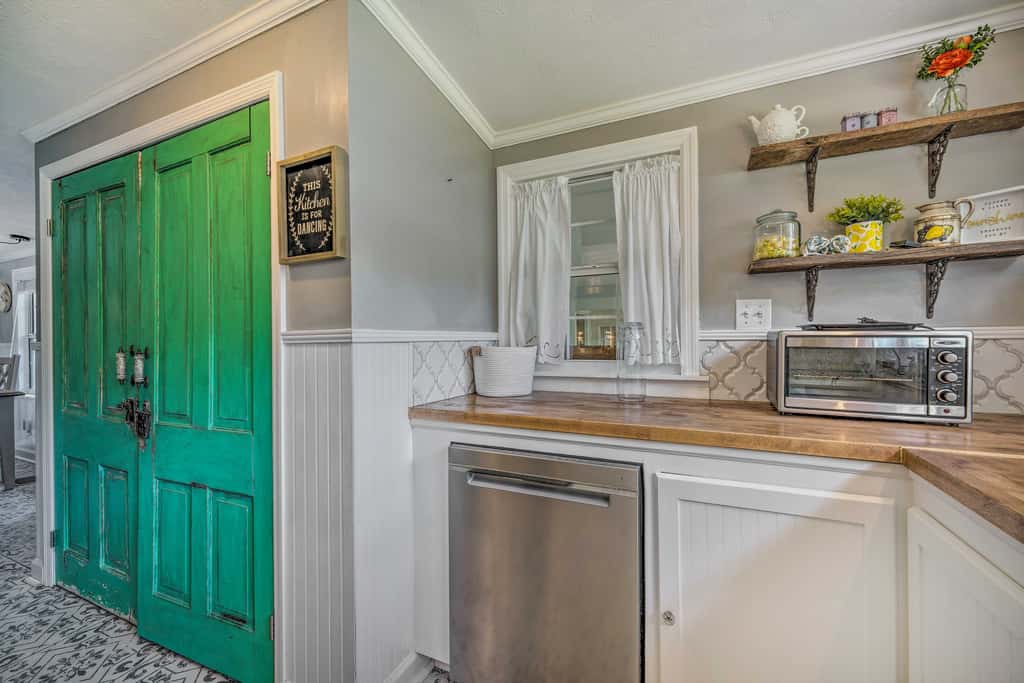 Walk to Mount Dora Historic District: Cozy Home!