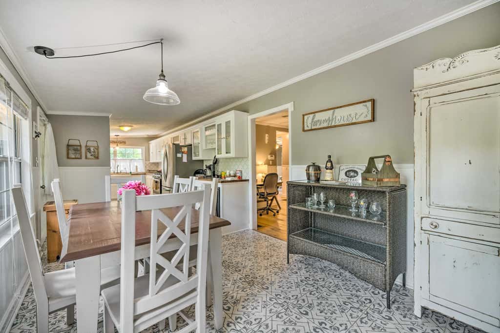 Walk to Mount Dora Historic District: Cozy Home!