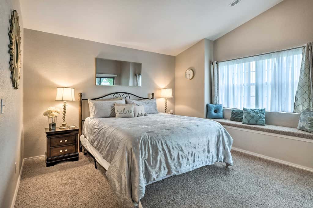 Walk to 76 Strip! Pet-Friendly Branson Retreat
