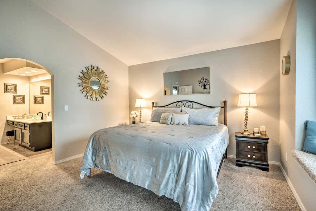 Walk to 76 Strip! Pet-Friendly Branson Retreat