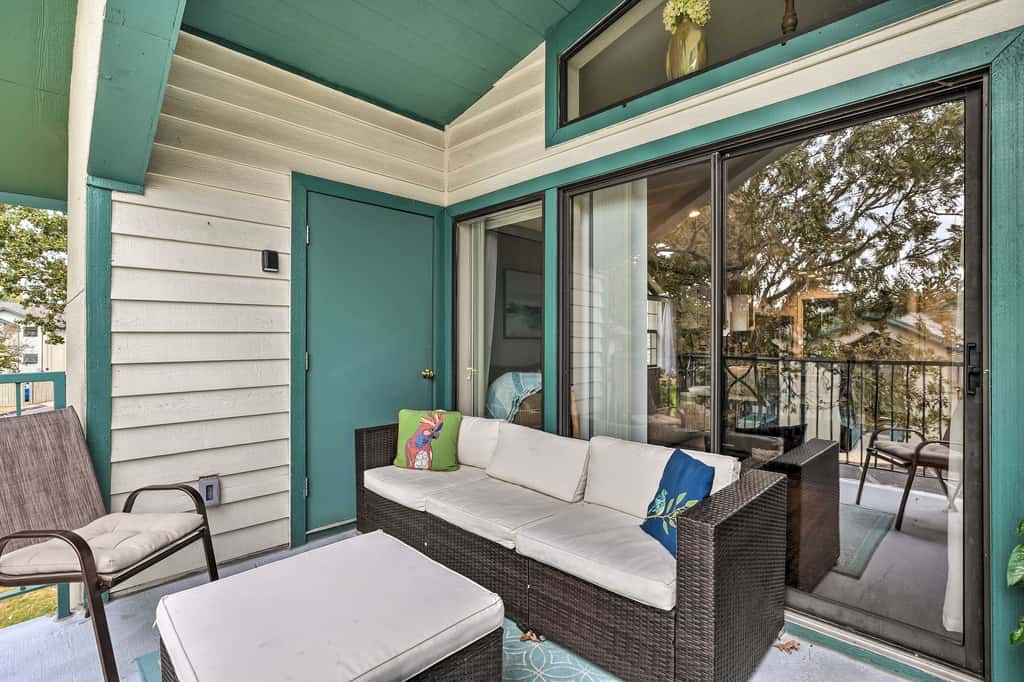 Walk to 76 Strip! Pet-Friendly Branson Retreat