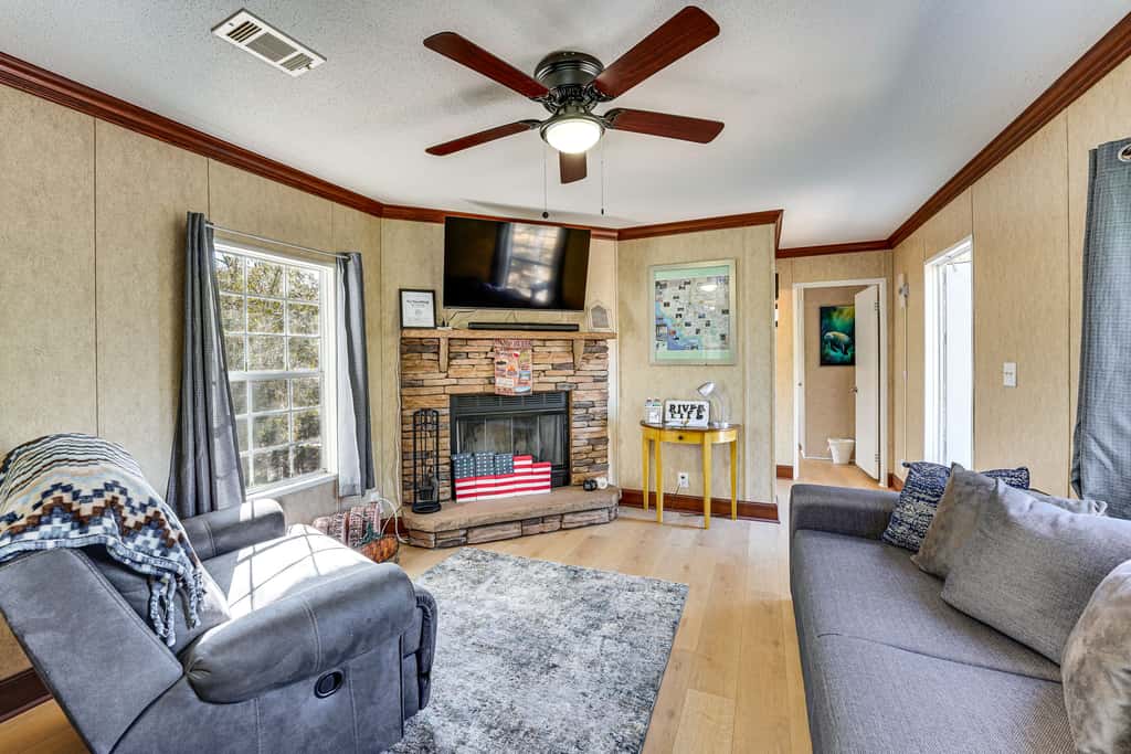 < 1 Mi From Suwannee River, Hideaway w/ Lanai