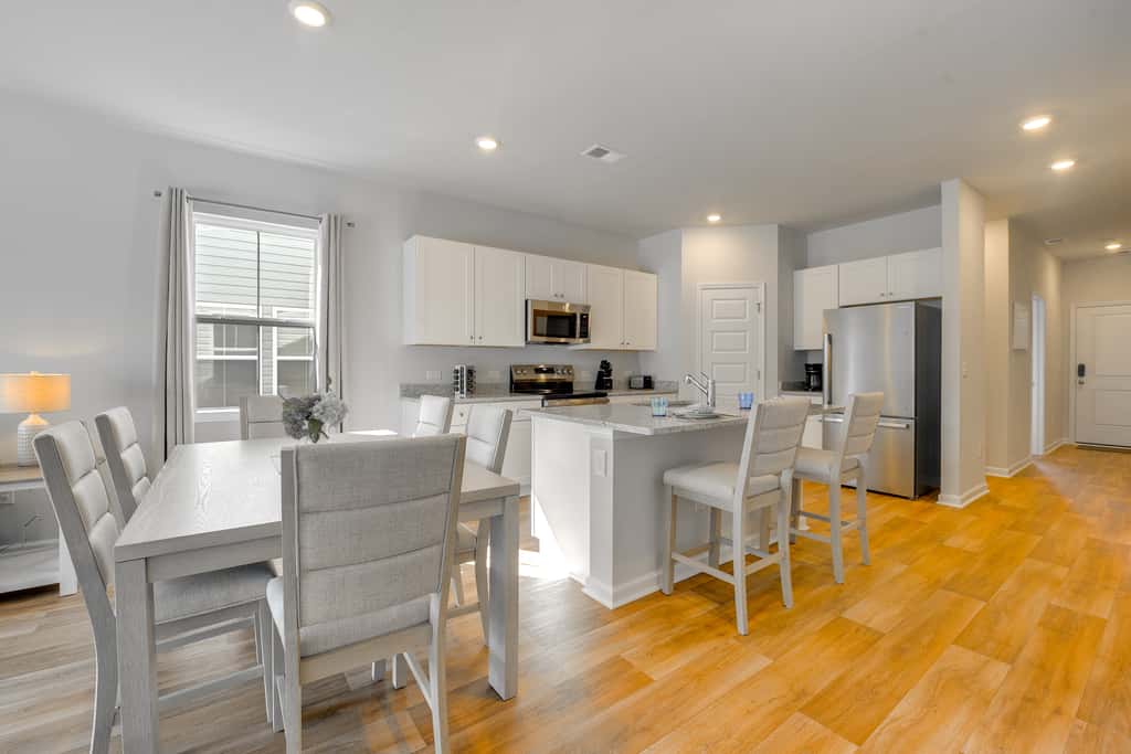 2 Mi to Ocean Isle Beach! Coastal Getaway w/ Patio