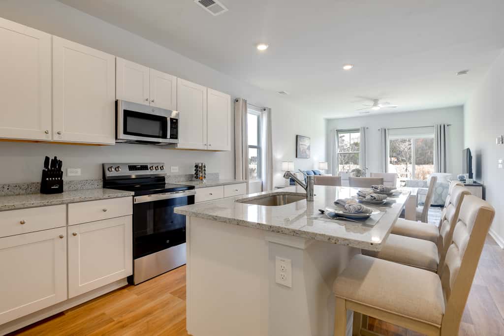 2 Mi to Ocean Isle Beach! Coastal Getaway w/ Patio