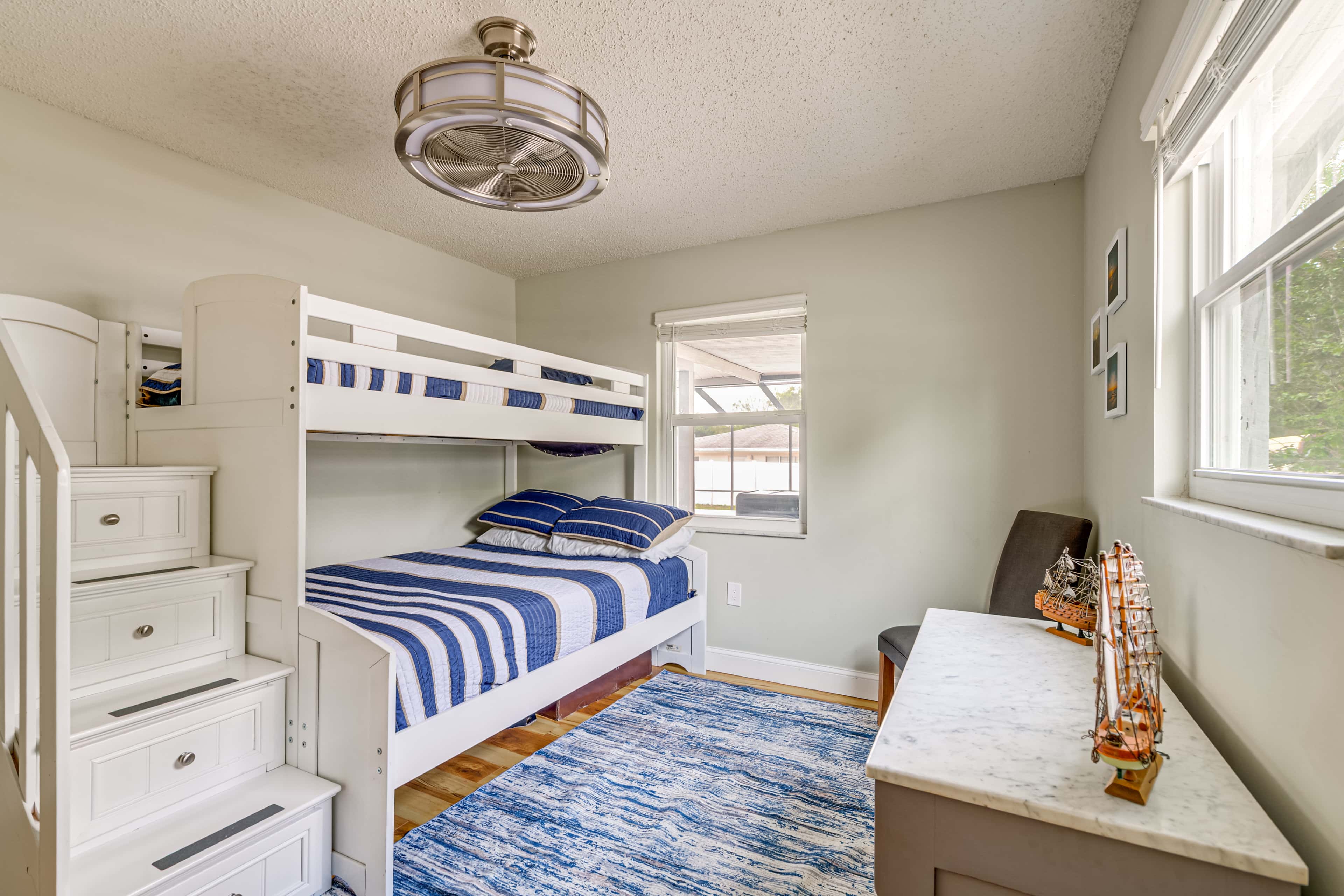 Coastal Group Getaway Near Three Sisters Springs