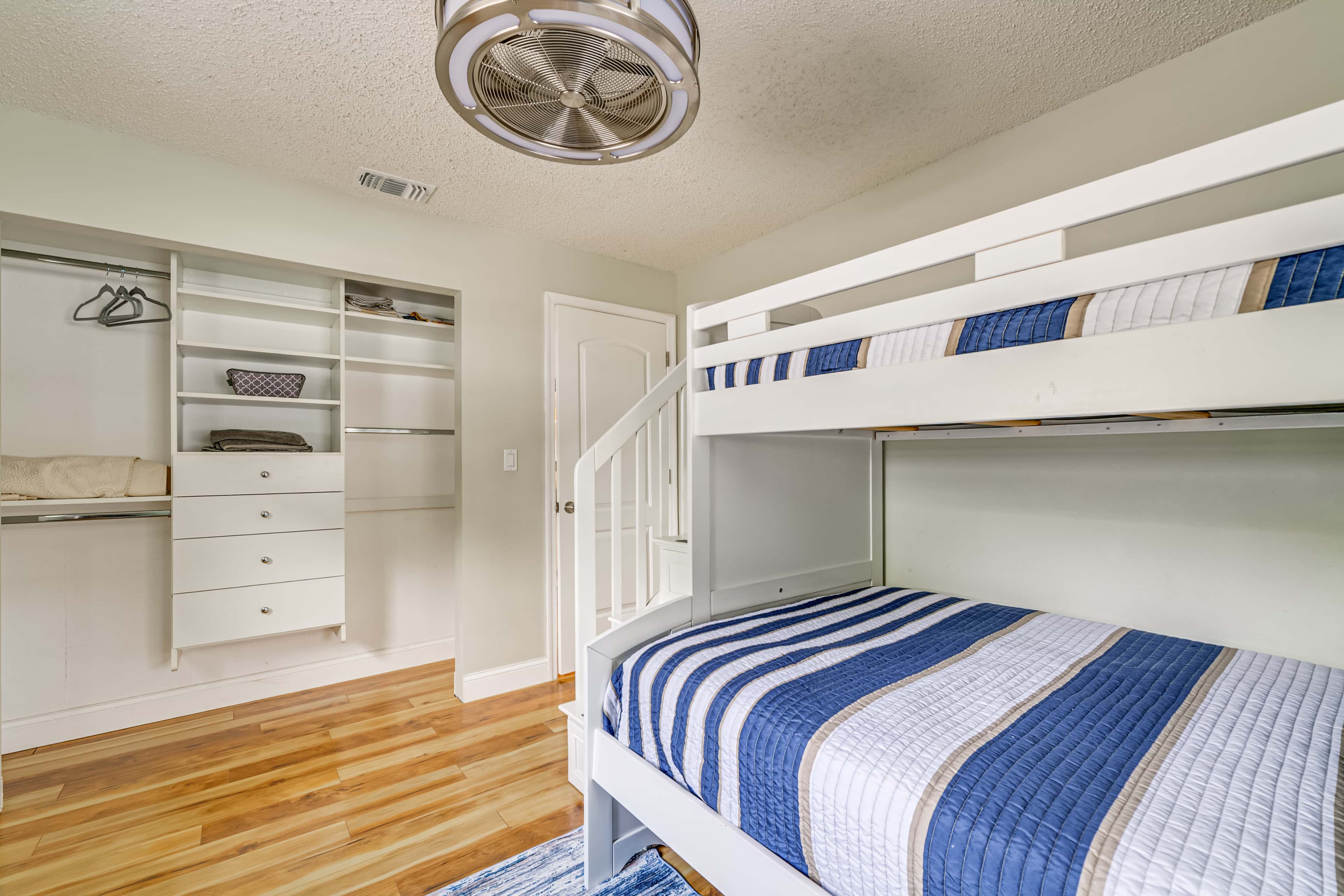 Coastal Group Getaway Near Three Sisters Springs