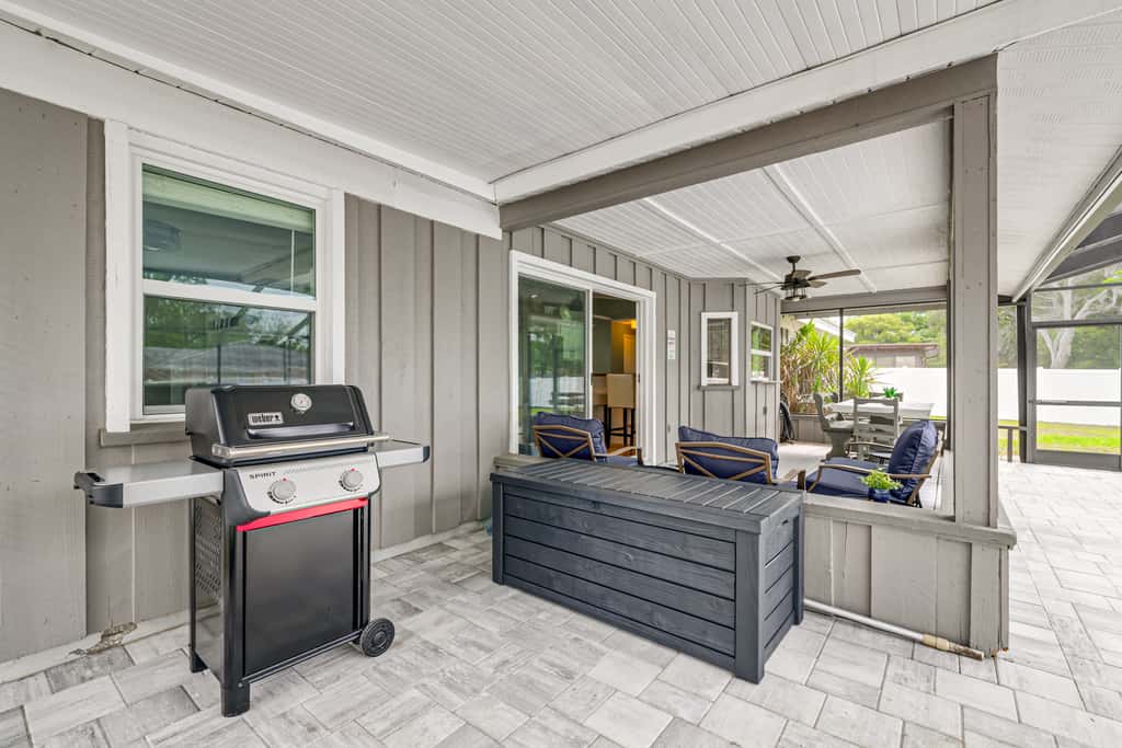 Coastal Group Getaway Near Three Sisters Springs
