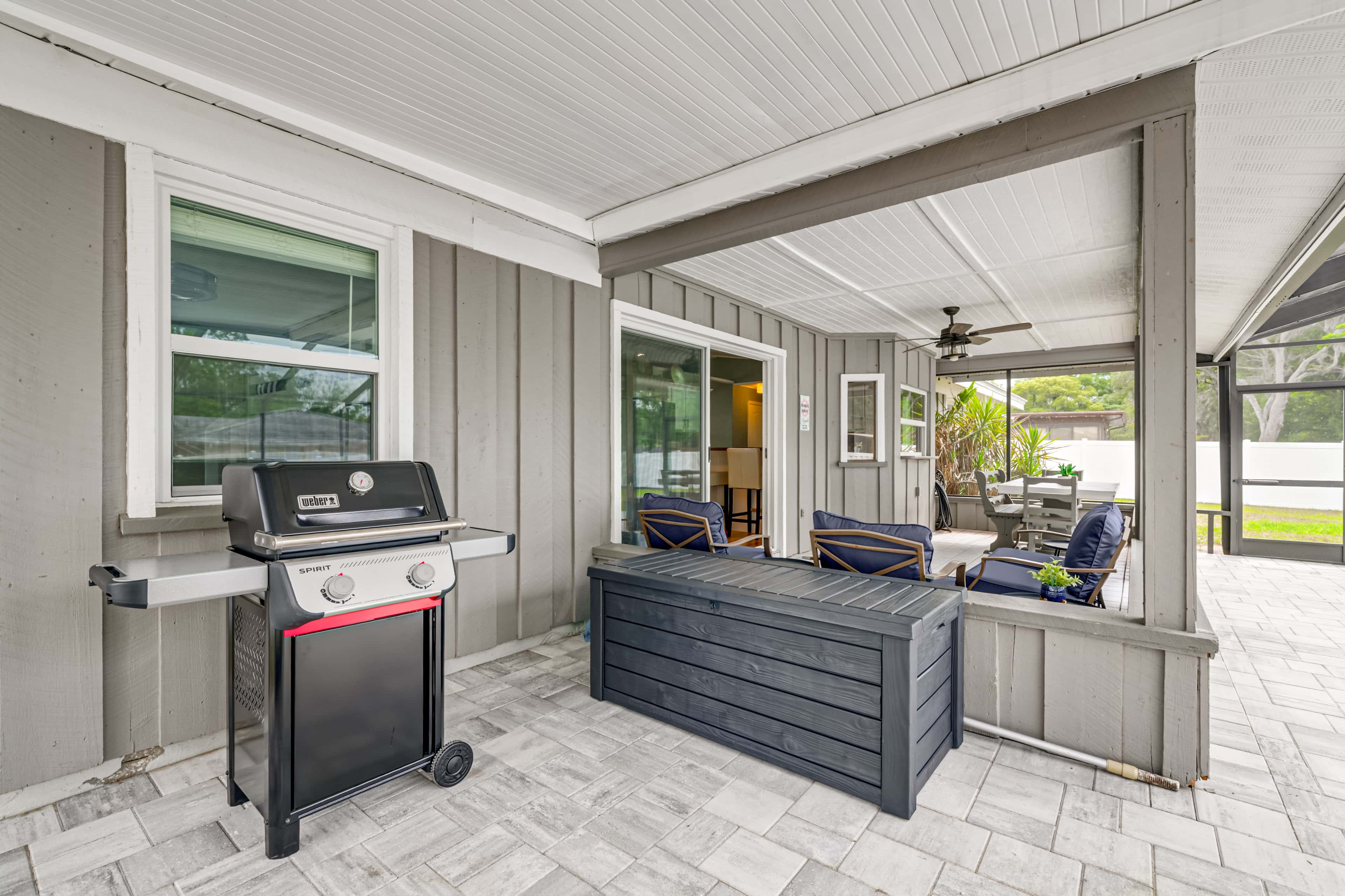Coastal Group Getaway Near Three Sisters Springs