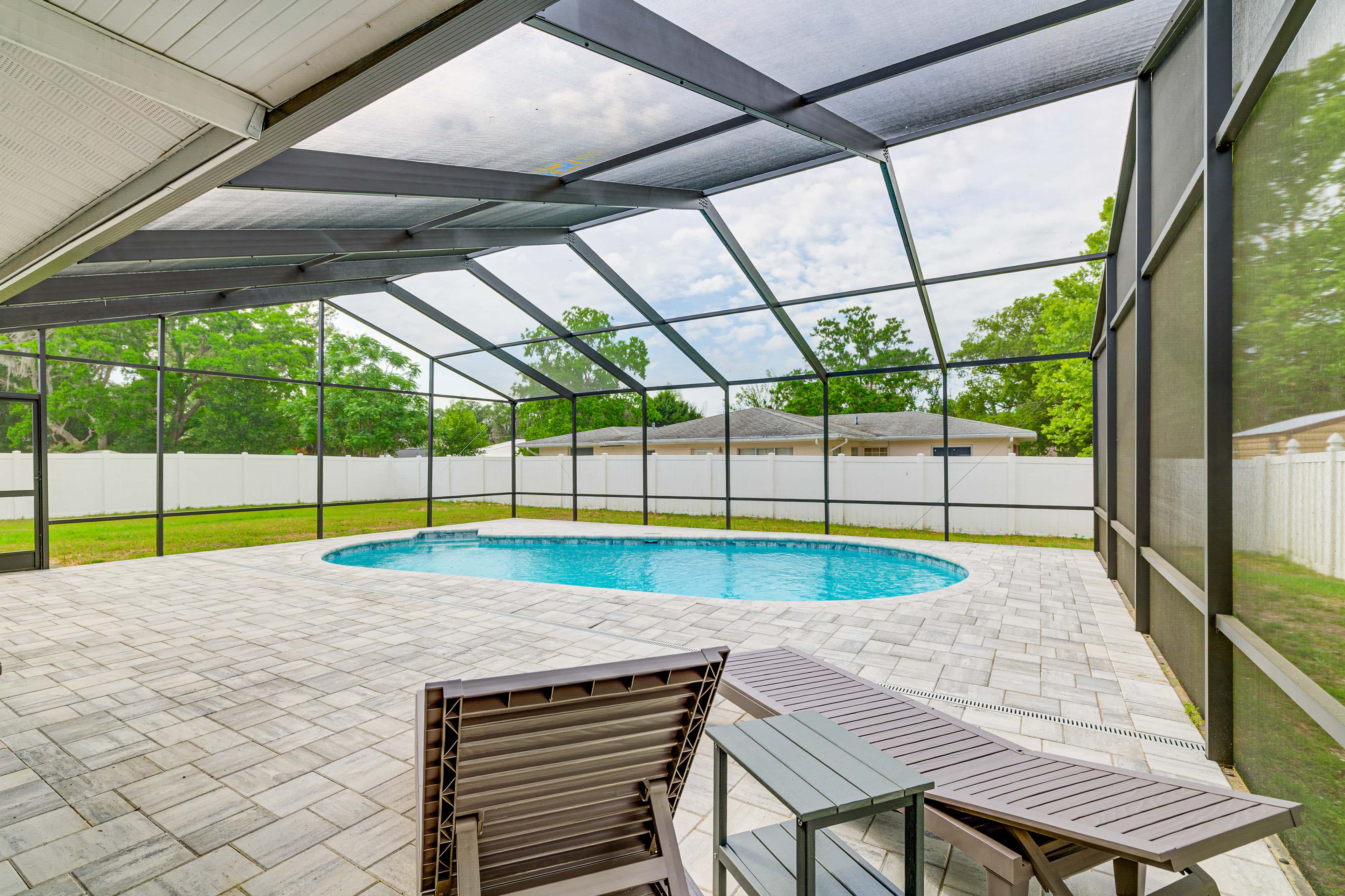 Coastal Group Getaway Near Three Sisters Springs