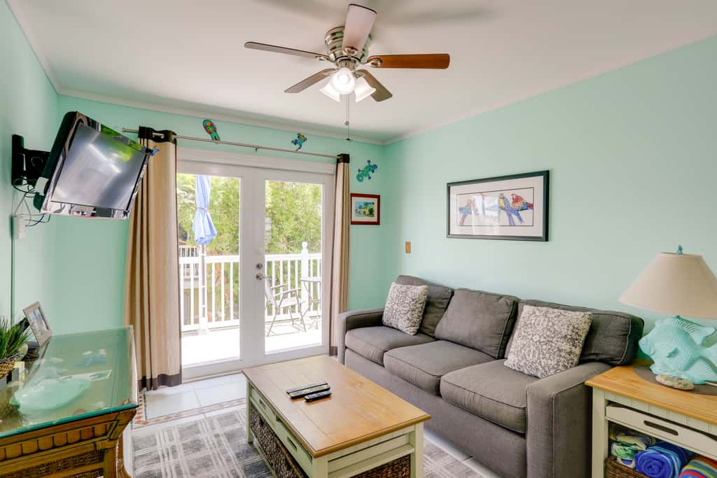 Bikes Provided! Central Condo w/ Pool in Key West