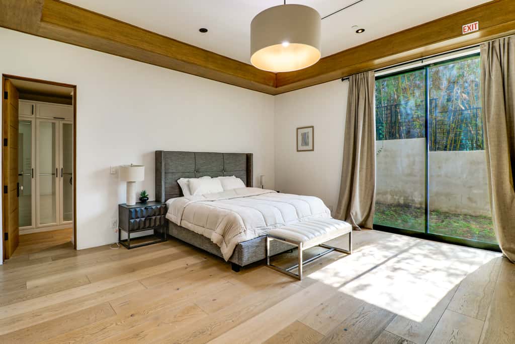 6,000-Sq-Ft Hollywood Hills Home w/ Pool, Hot Tub