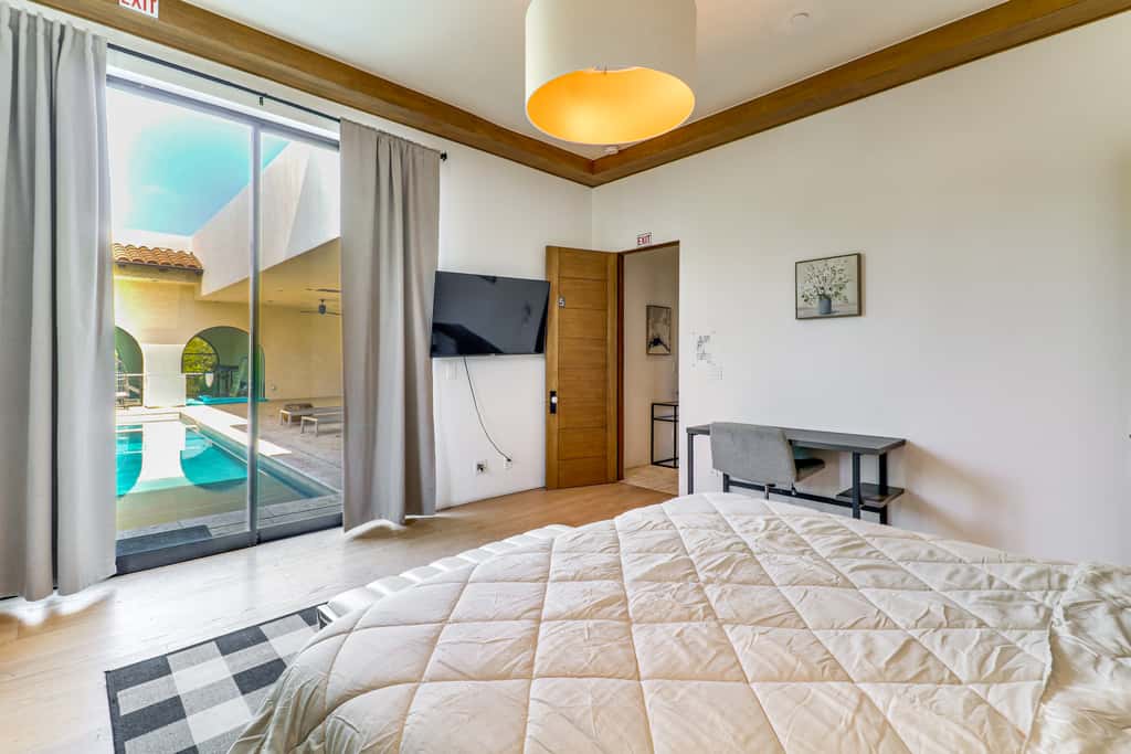 6,000-Sq-Ft Hollywood Hills Home w/ Pool, Hot Tub