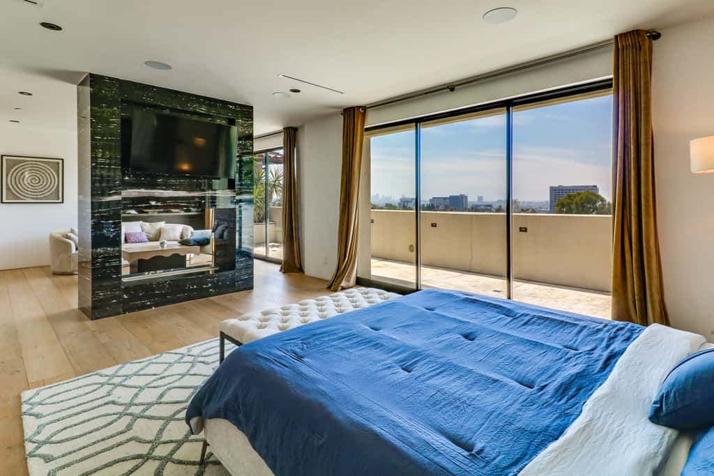 6,000-Sq-Ft Hollywood Hills Home w/ Pool, Hot Tub