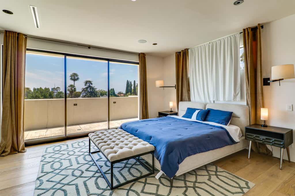 6,000-Sq-Ft Hollywood Hills Home w/ Pool, Hot Tub