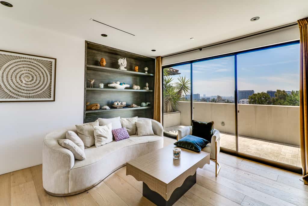 6,000-Sq-Ft Hollywood Hills Home w/ Pool, Hot Tub