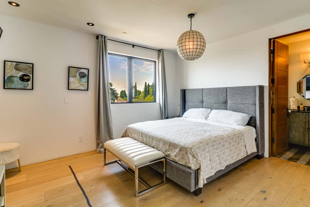 6,000-Sq-Ft Hollywood Hills Home w/ Pool, Hot Tub