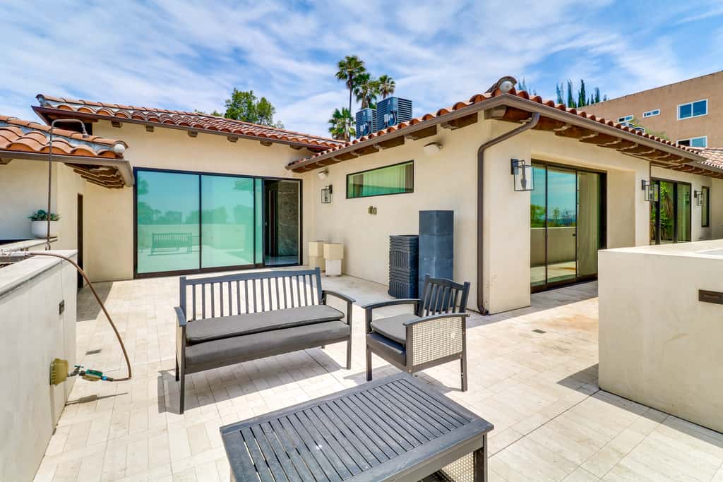 6,000-Sq-Ft Hollywood Hills Home w/ Pool, Hot Tub