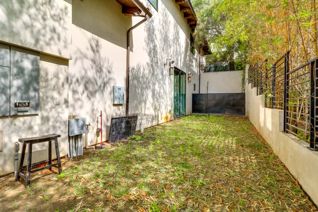 6,000-Sq-Ft Hollywood Hills Home w/ Pool, Hot Tub