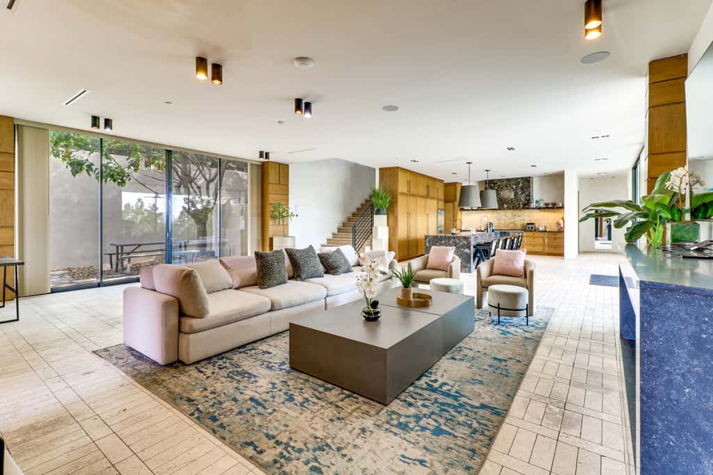 6,000-Sq-Ft Hollywood Hills Home w/ Pool, Hot Tub