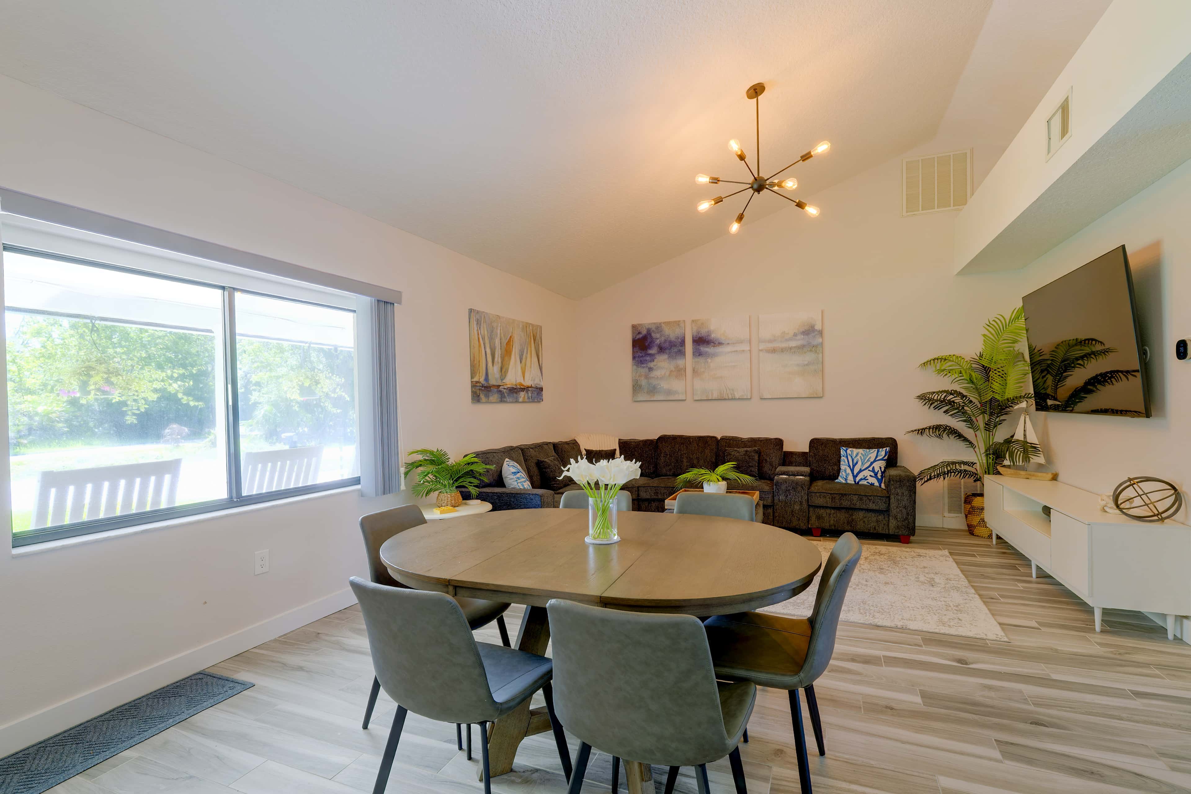 Canal-Front Crystal River Home w/ Boat Dock
