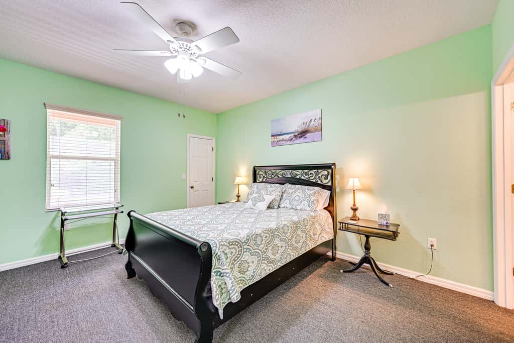 2 Mi to Dtwn Sebring! Pet-Friendly Retreat w/ Yard
