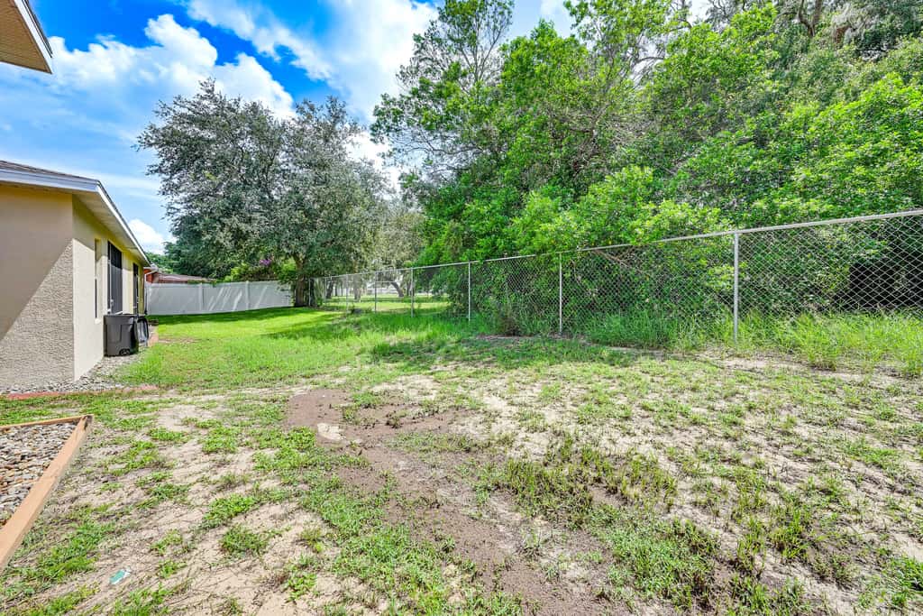 2 Mi to Dtwn Sebring! Pet-Friendly Retreat w/ Yard