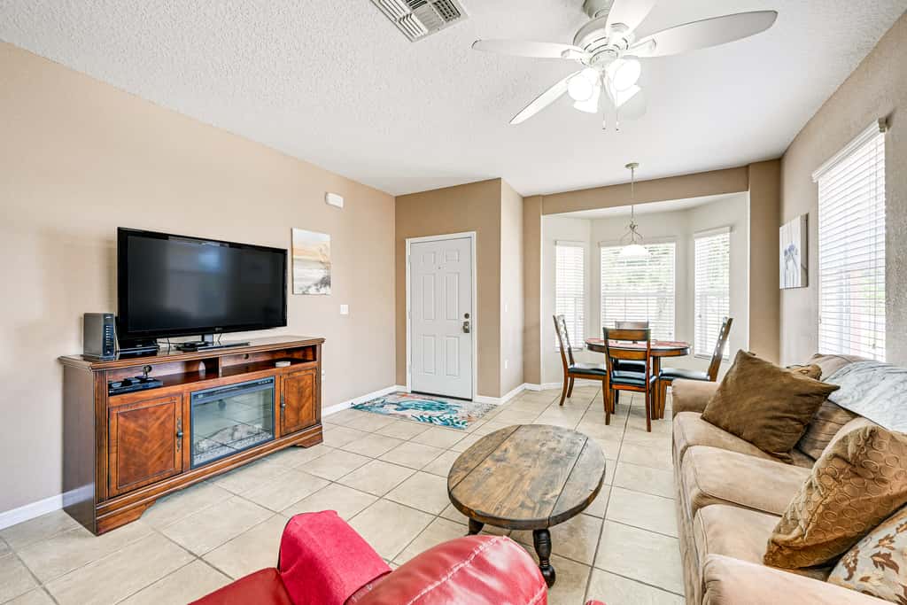 2 Mi to Dtwn Sebring! Pet-Friendly Retreat w/ Yard