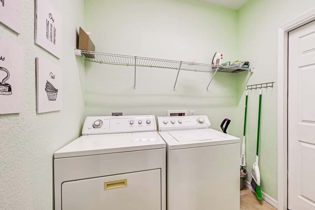 2 Mi to Dtwn Sebring! Pet-Friendly Retreat w/ Yard