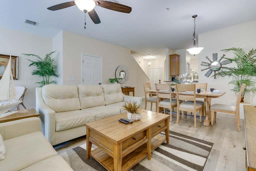 Kissimmee Retreat w/ Pool Access < 4 Mi to Disney!