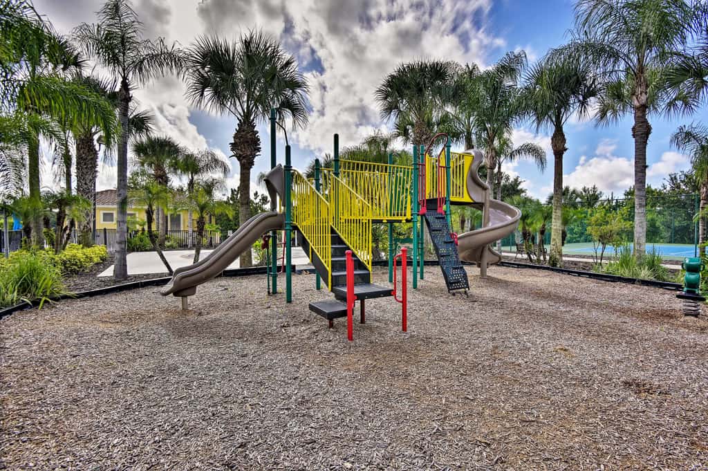 Kissimmee Retreat w/ Pool Access < 4 Mi to Disney!