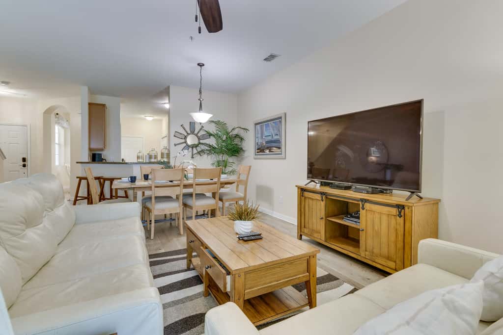 Kissimmee Retreat w/ Pool Access < 4 Mi to Disney!