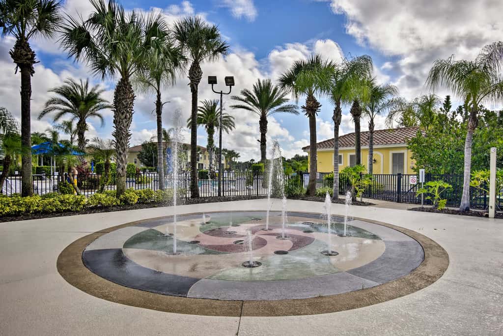 Kissimmee Retreat w/ Pool Access < 4 Mi to Disney!
