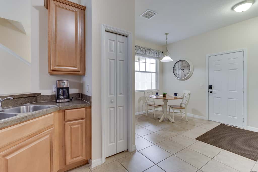 Kissimmee Retreat w/ Pool Access < 4 Mi to Disney!