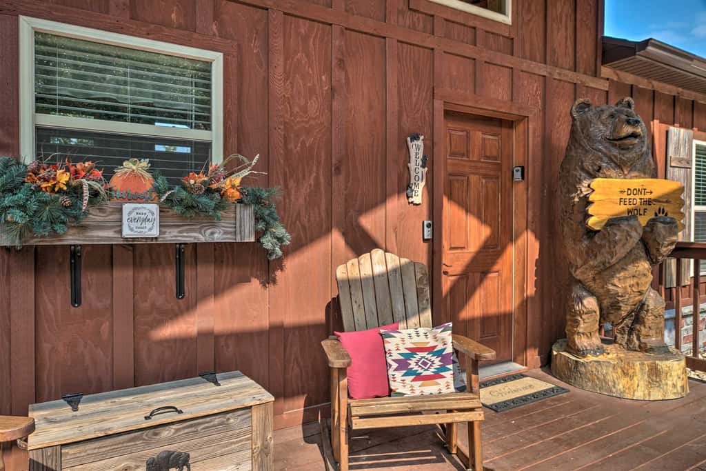 Relax Fireside: Family-Friendly Branson West Cabin