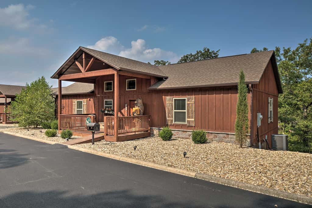 Relax Fireside: Family-Friendly Branson West Cabin